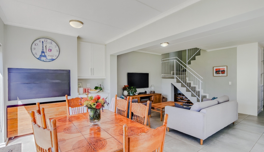 To Let 3 Bedroom Property for Rent in Protea Heights Western Cape